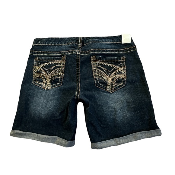 Maurices Distressed Embroidered Jean Shorts Sz.‎ 7/8 - Picture 1 of 11